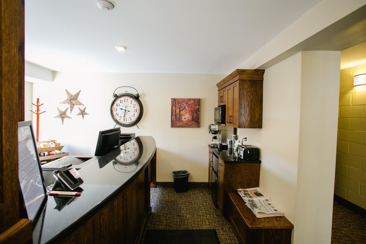 Hotel The Sleepy Owl Fort Frances Esterno foto