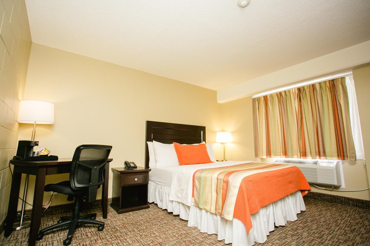 Hotel The Sleepy Owl Fort Frances Esterno foto