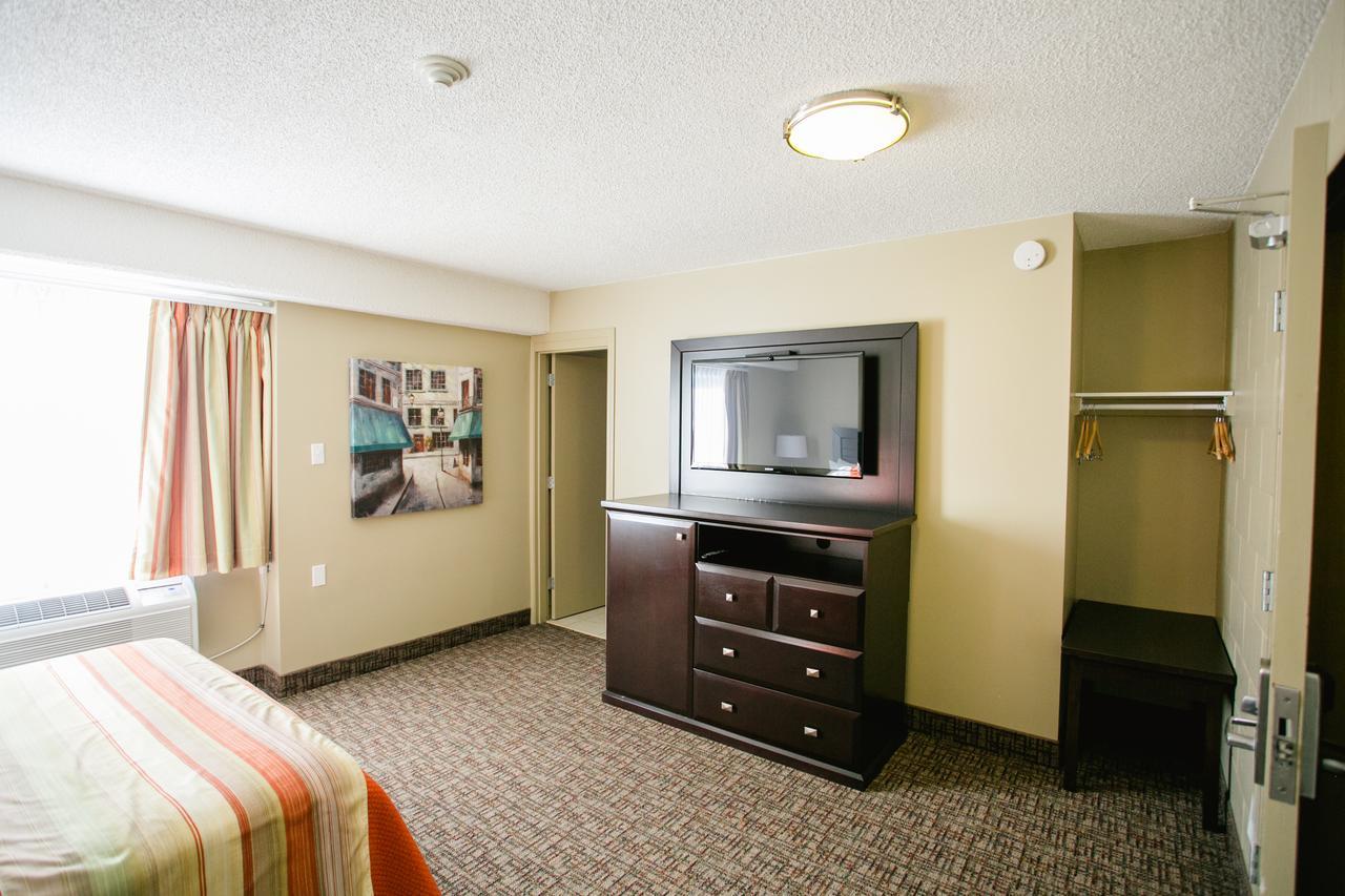 Hotel The Sleepy Owl Fort Frances Esterno foto
